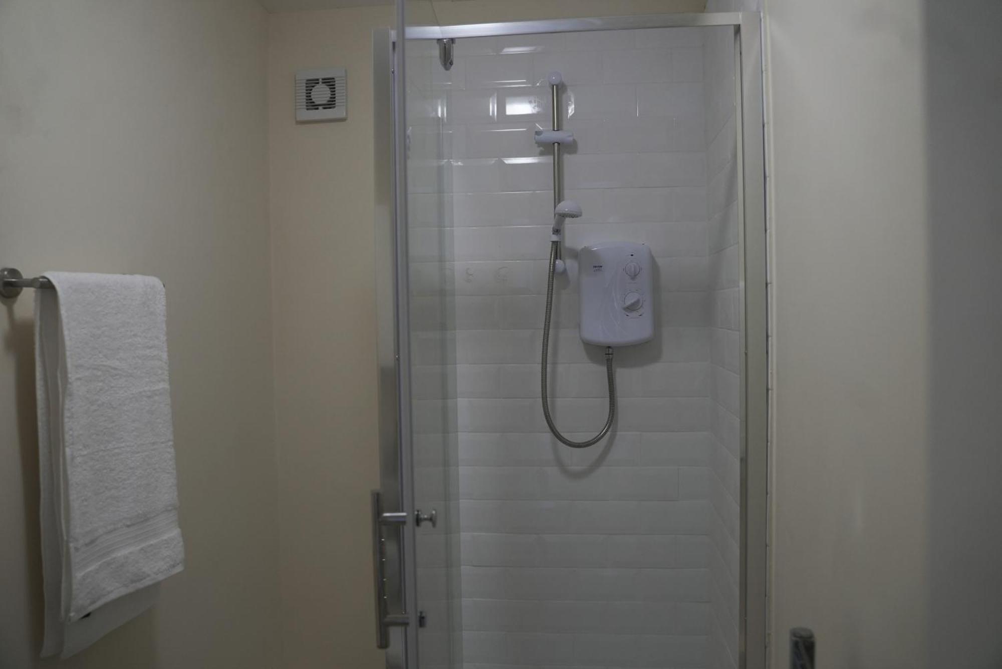 Luxury In Luton Apartment *
