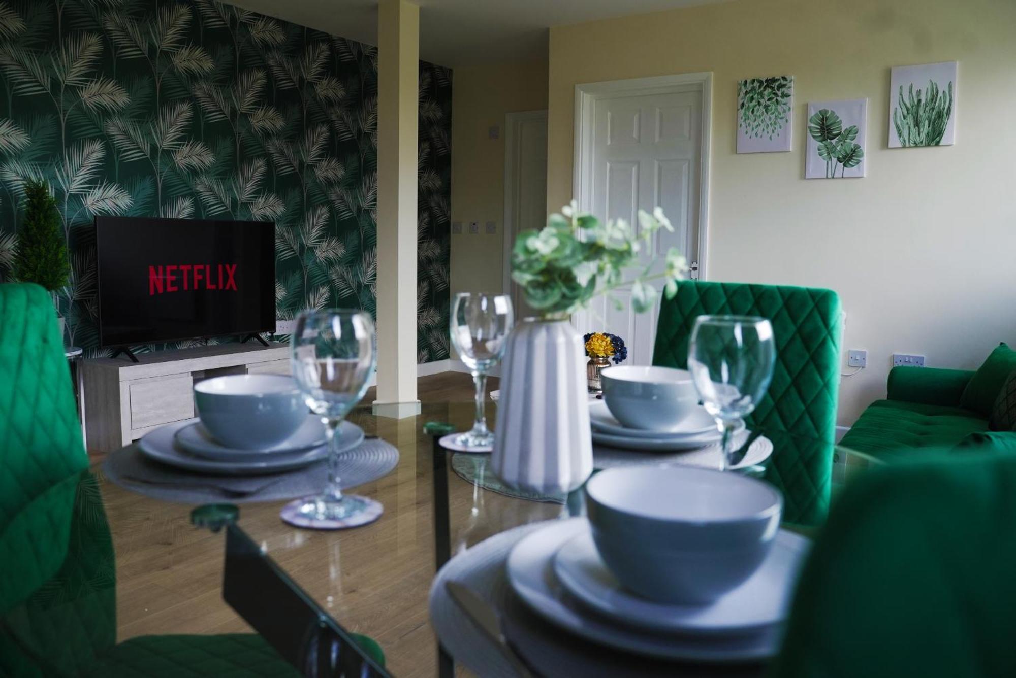 Luxury In Luton Apartment *